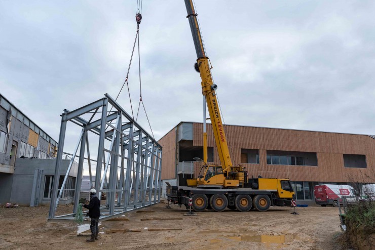 Levage passerelle métallique collège Guipry-Messac