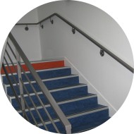 Rampe escalier métallique-tube rectangulaire-support fer plat en acier rampe-murale-escalier-acier