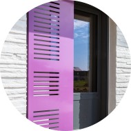 Volet coulissant sur rail- fonction brise-soleil-thermolaquage