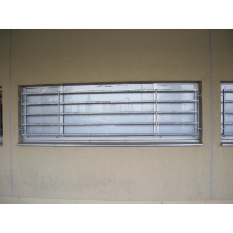 grille-fenetre-barreaudee-acier