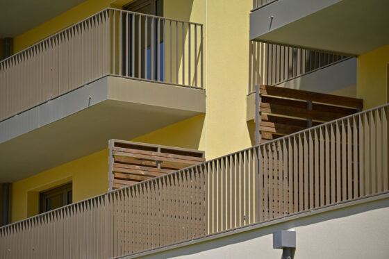 Brise-vue séparatif metal-bois pour balcon