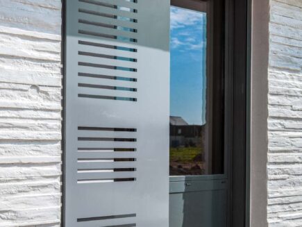 Volet coulissant tole sur porte-fenetre